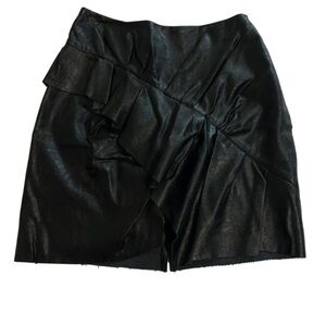 Isabel Étoile Small Elegant Black Leather Skirt Preloved
